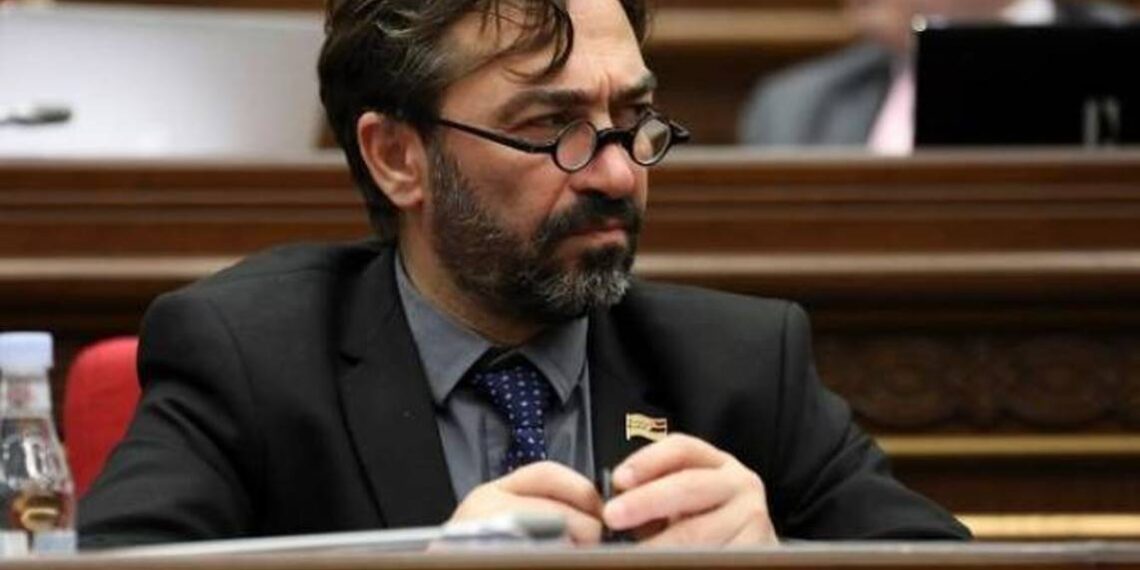 Кандидатура Артура Манукяна выдвинута на должность члена Комиссии по телевидению и радио
