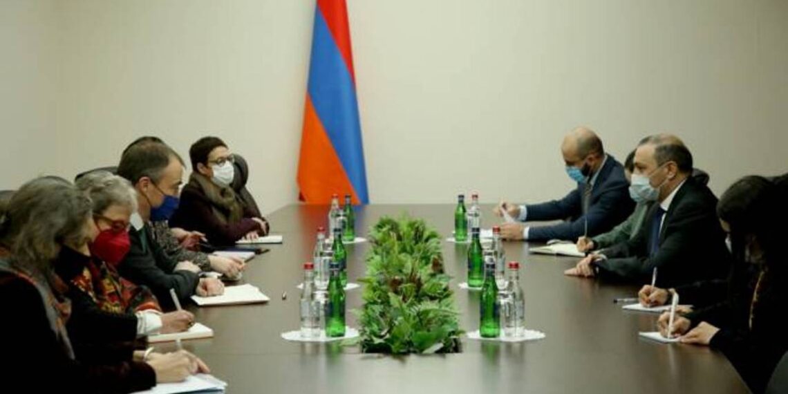 ЕС ведет активную работу по скорейшему возвращению армянских военнопленных