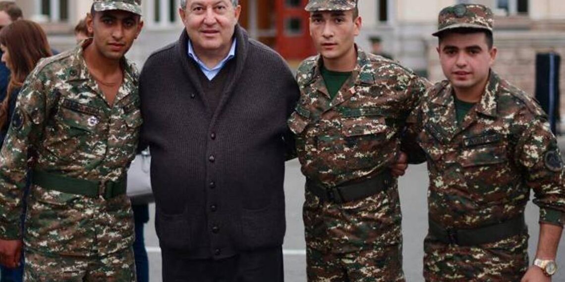 Наша армия была и остается гарантом и защитником нашей безопасности и самобытности. Президент Армении