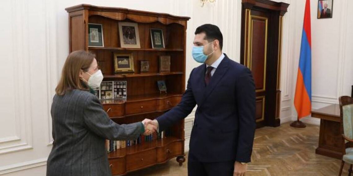 Вопрос о статусе Нагорного Карабаха не решен: вице-премьер Матевосян принял посла США