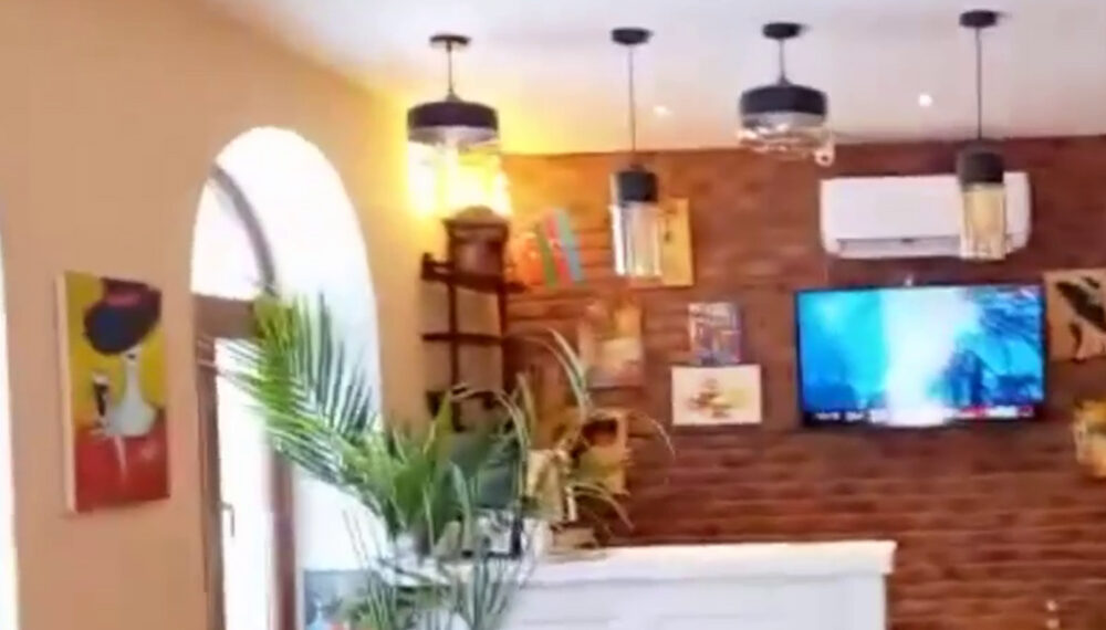 Азербайджанские бандформирования на территории церкви Канач жам в Шуши открыли кебабную