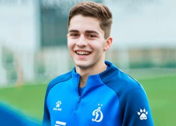 УЕФА включила Захаряна в список молодых футбольных звезд