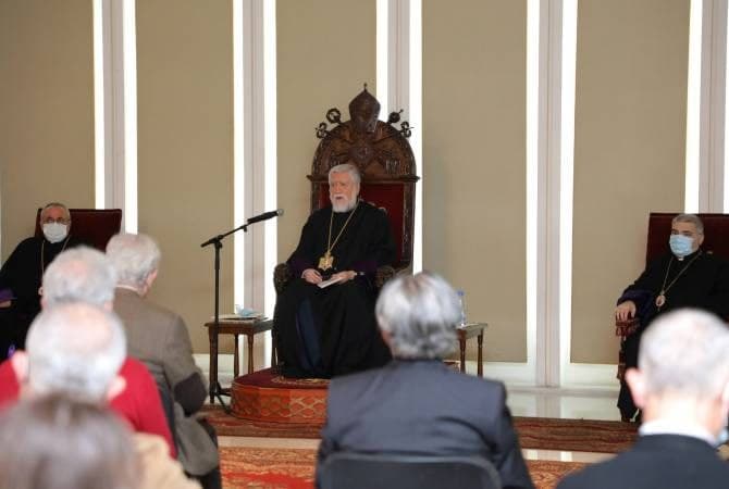 Католикос Арам I встретился с представителями армянской интеллигенции Ливана