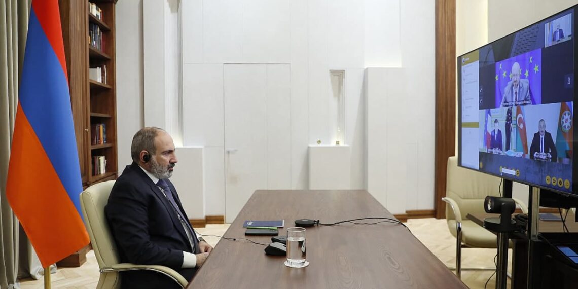 При посредничестве Эммануэля Макрона и Шарля Мишеля состоялась дистанционная встреча Никола Пашиняна и Ильхама Алиева