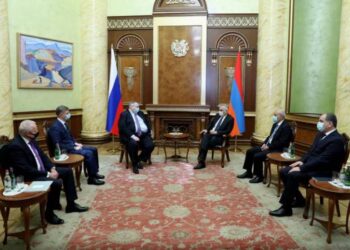 Мгер Григорян и Алексей Оверчук обсудили перспективы восстановления транспортных коммуникаций Южного Кавказа