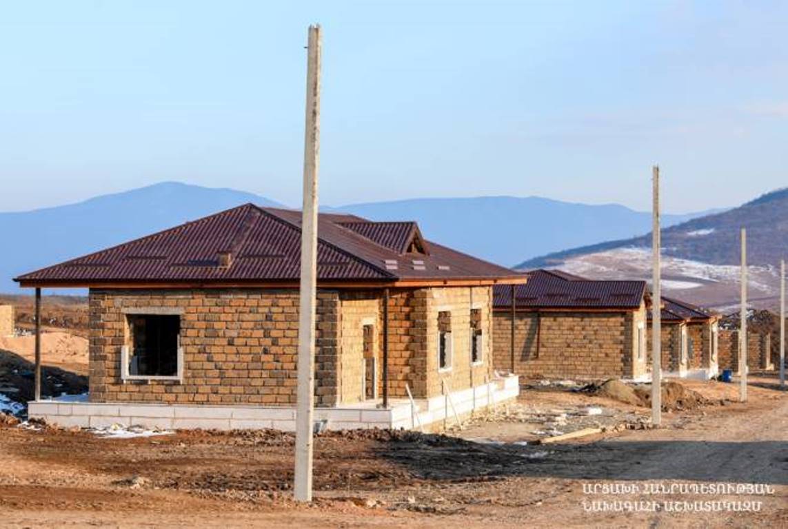 Президент Арцаха проследил за ходом строительства новых населенных пунктов для переселенцев