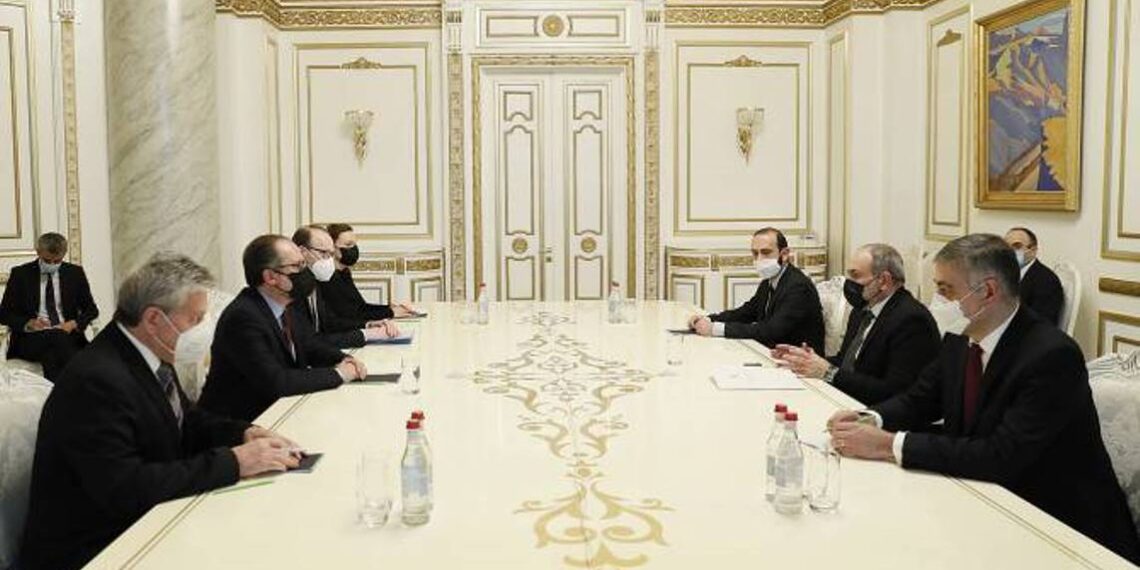 Премьер-министр Никол Пашинян принял главу МИД Австрии Александра Шалленберга