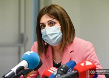 Около 80% госпитализированных ковидных больных заражены штаммом «омикрон»: министр