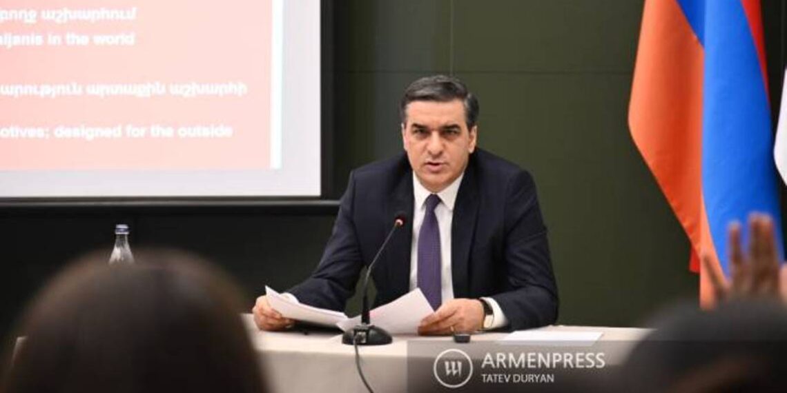 В учебниках азербайджанских школ пропагандируются ненависть и враждебность по отношению к армянам: Арман Татоян