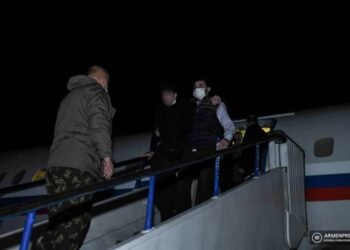 8 армянских военнопленных вернулись на родину