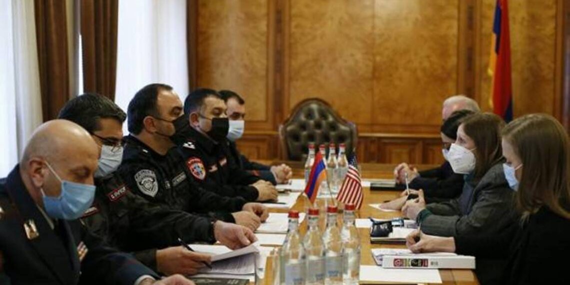Начальник полиции Армении принял Чрезвычайного и Полномочного посла США
