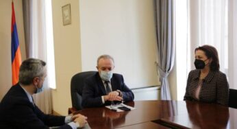 Ваш вклад очень значим для нашего государства: Ваграм Думанян принял Асмик Папян