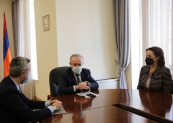 Ваш вклад очень значим для нашего государства: Ваграм Думанян принял Асмик Папян