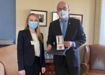 Лилит Макунц и конгрессмен Джеймс Макговерн обсудили послевоенную ситуацию в регионе