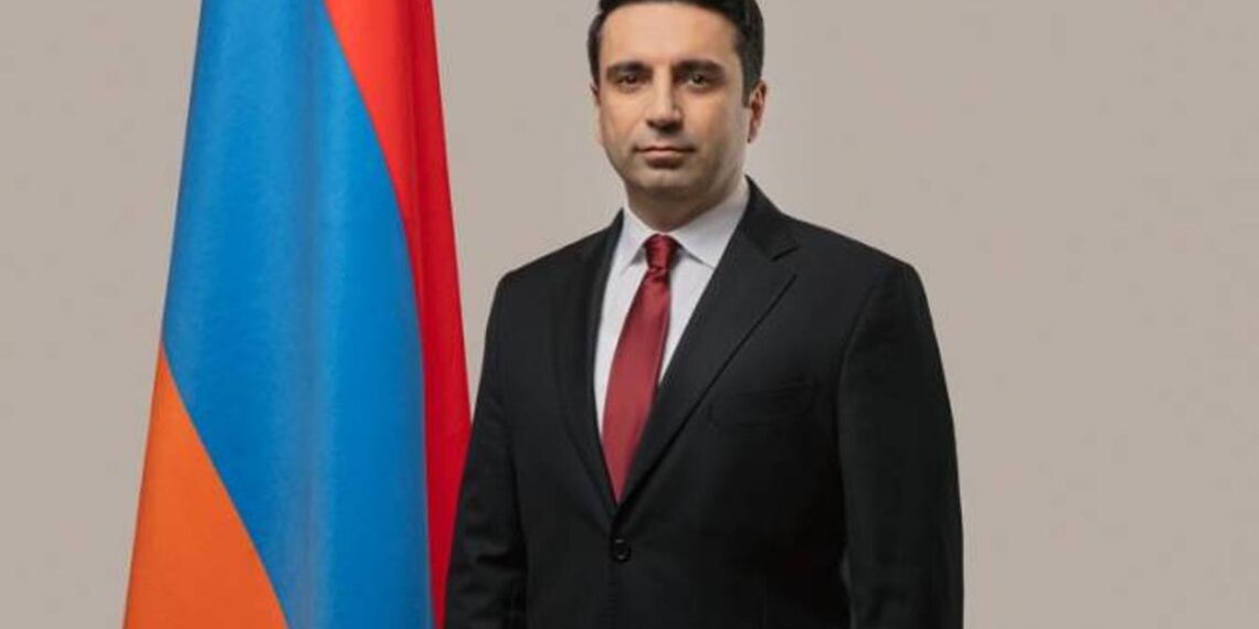 Ален Симонян направил поздравительные послания духовному лидеру Ирана и президенту Ирана