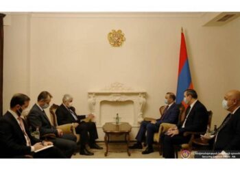 Армен Григорян принял заместителя секретаря Совета безопасности РФ Олега Храмова