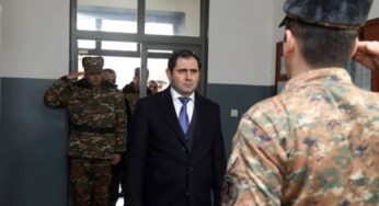 Министр обороны Армении посетил миротворческую бригаду