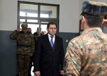 Министр обороны Армении посетил миротворческую бригаду