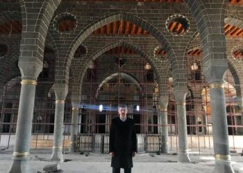 Гаро Пайлан посетил армянскую церковь Св. Киракос в Диарбекире