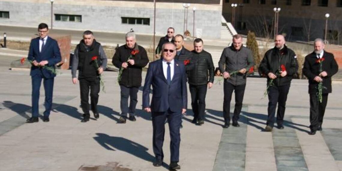 Госкомиссия по организации мероприятий к 34-летию Карабахского движения посетила Мемориал  Степанакерта