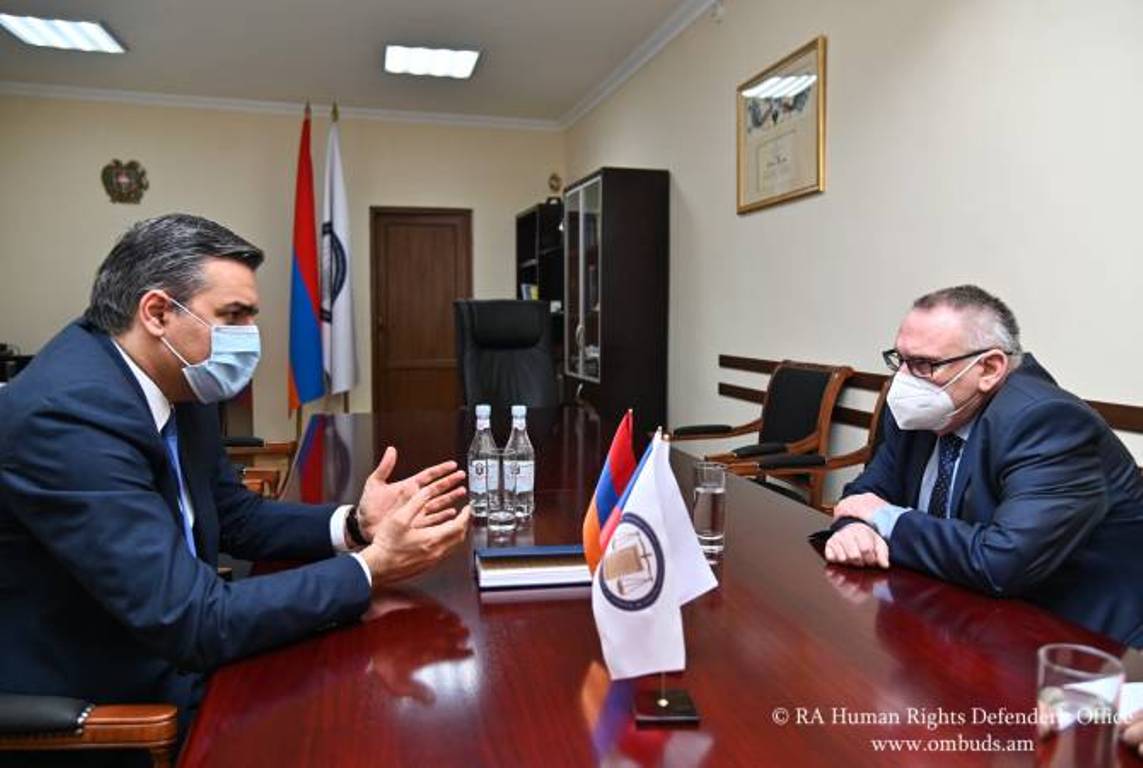 На встрече с послом Чехии Омбудсмен Армении подчеркнул, что азербайджанские военнослужащие нарушают требования ООН