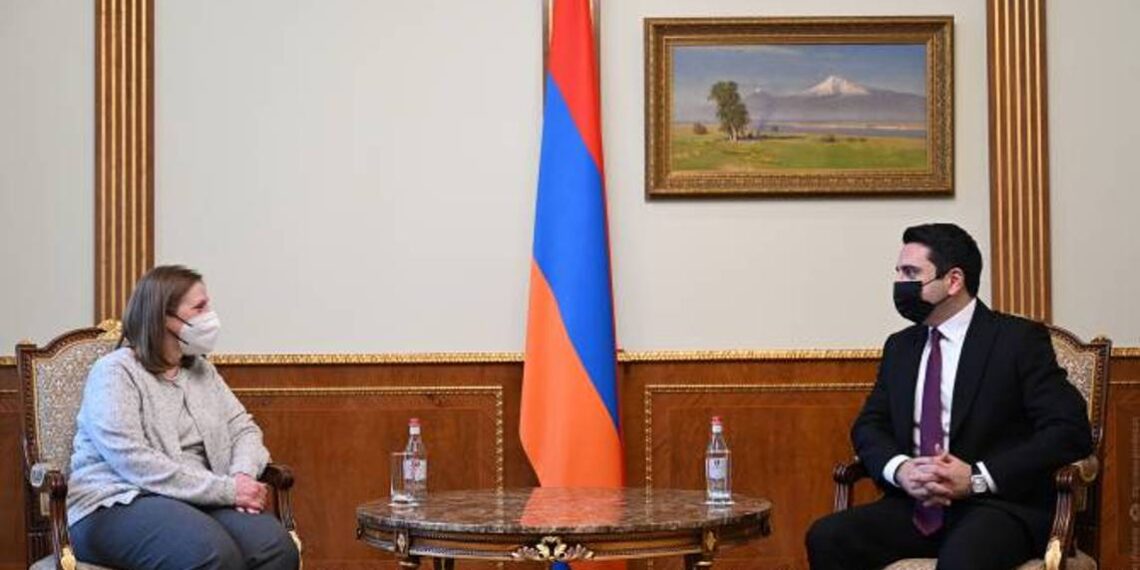 Ален Симонян принял посла США в Армении Линн Трейси