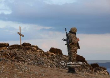 В результате выстрела противника ранен военнослужащий АО Арцаха: состояние раненого стабильно тяжелое