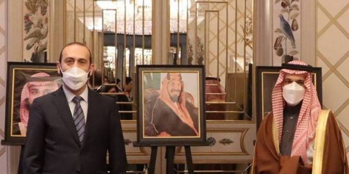 Арарат Мирзоян встретился в Мюнхене с главой МИД Саудовской Аравии