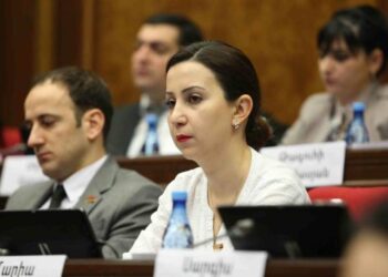 Для участия в заседаниях комиссий ПА «Евронест» в Армению прибыли 2 азербайджанских депутата