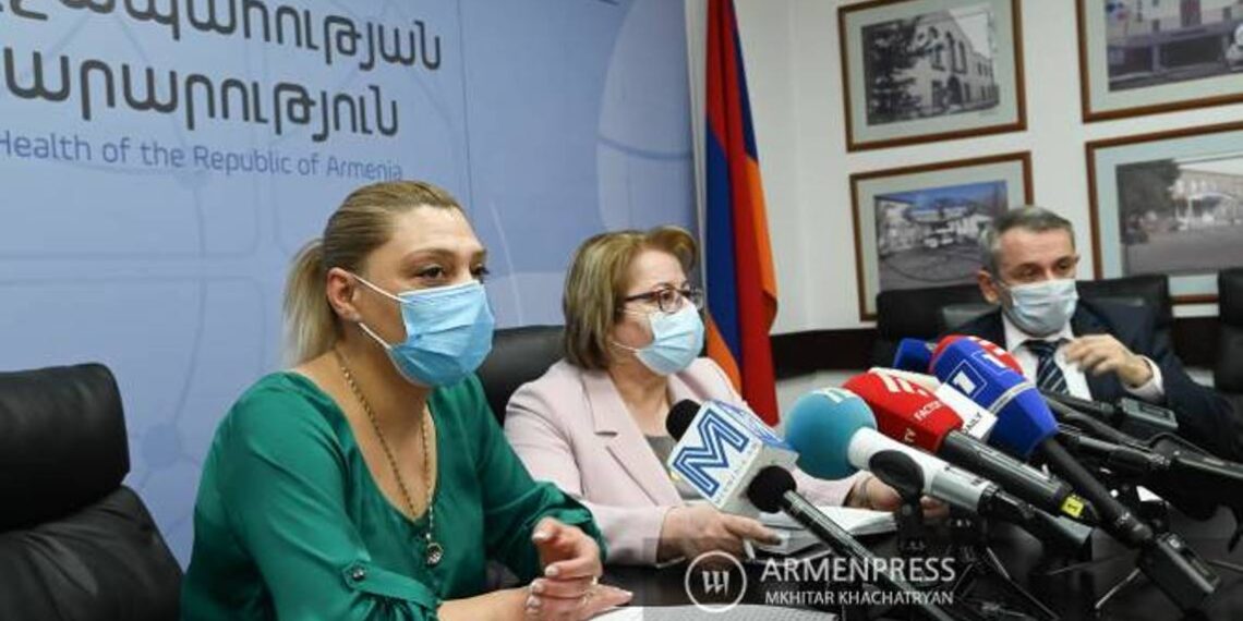 COVID-19: Армения по стандартам ЕС все еще находится в темно-красной зоне