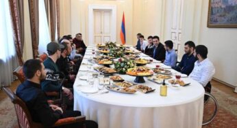 Ален Симонян принял группу участников трех Арцахских войн