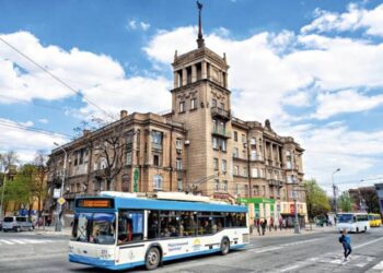 Некоторые армяне выезжают из Донецка, но основная часть предпочитает остаться