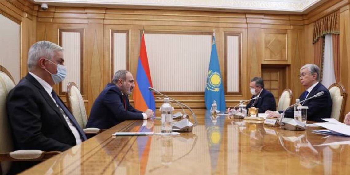Состоялась встреча Никола Пашиняна и Касима-Жомарта Токаева
