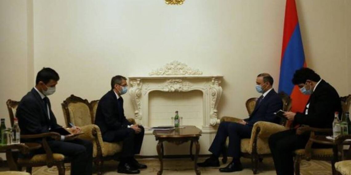 Армен Григорян и посол Казахстана обсудили экономические и политические вопросы, представляющие взаимный интерес