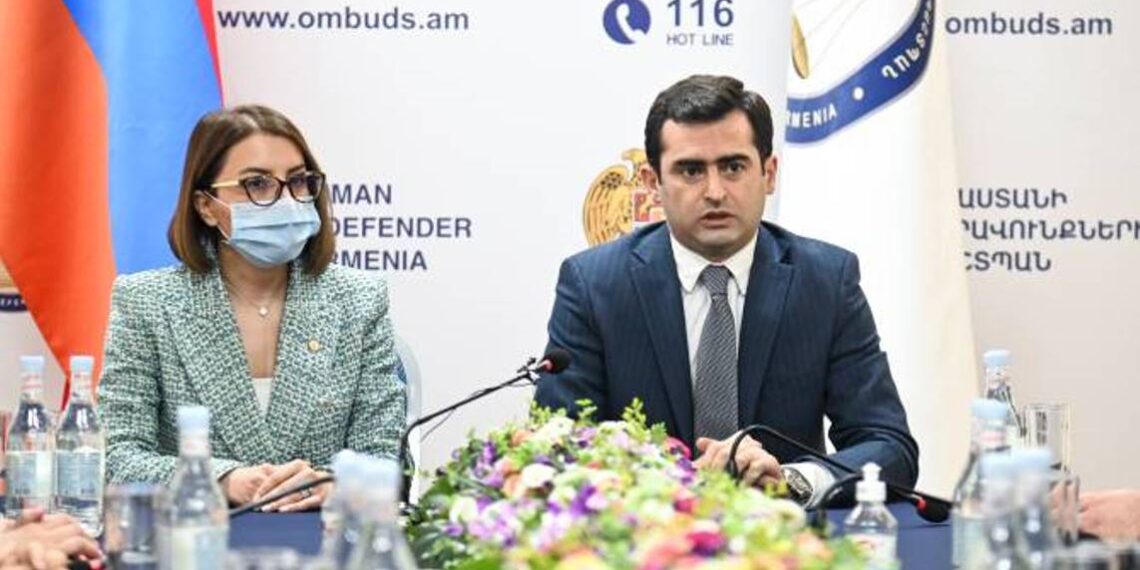 И.о. спикера НС представил аппарату офиса защитника прав человека нового омбудсмена Кристину Григорян