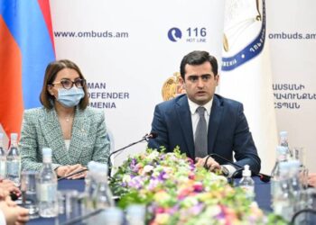 И.о. спикера НС представил аппарату офиса защитника прав человека нового омбудсмена Кристину Григорян