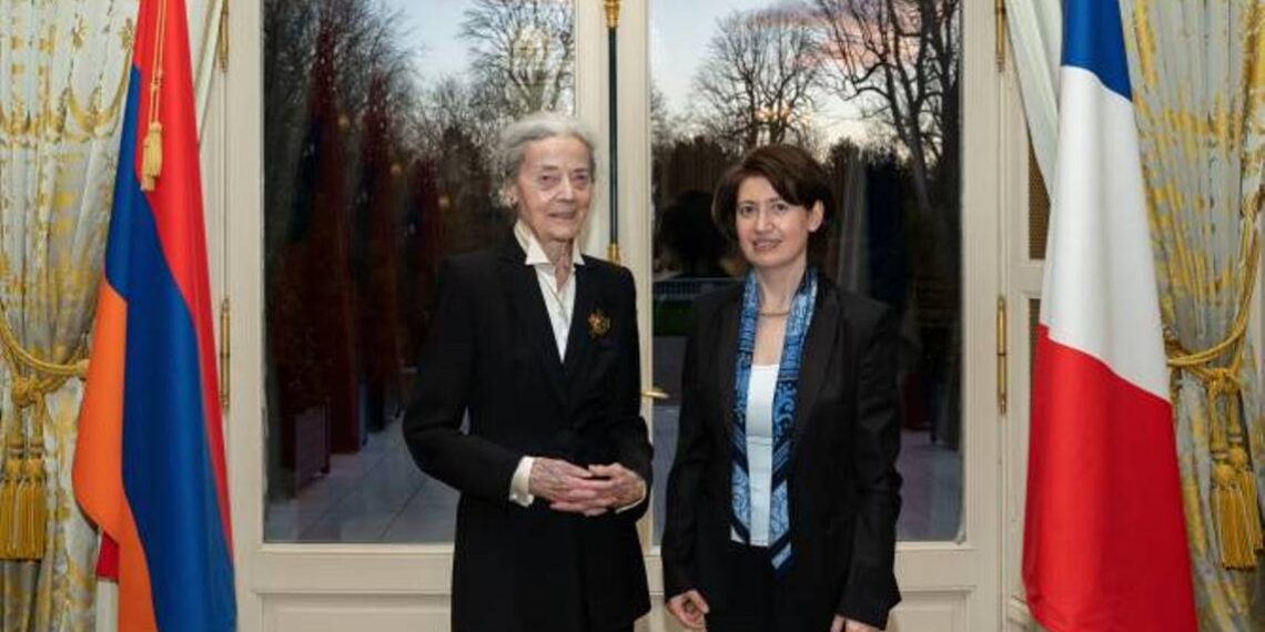 Первый посол Франции в Армении награждена орденом Дружбы
