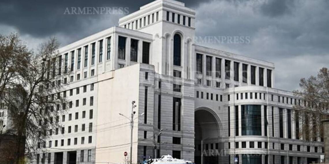 Армения готова к эвакуации армян и принятию беженцев из Украины: МИД