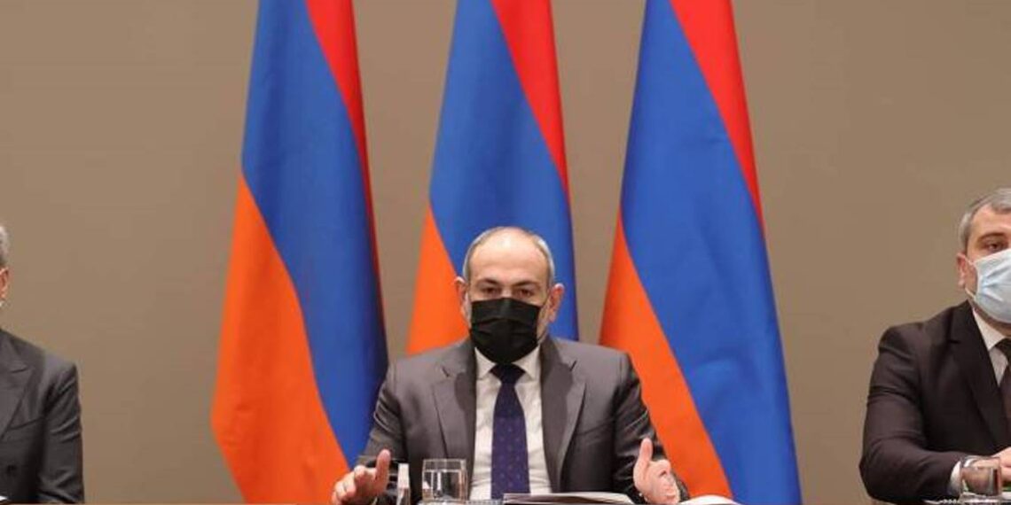 Состоялось очередное заседание Консультативного собрания с участием премьер- министра и руководителей внепарламентских политических сил