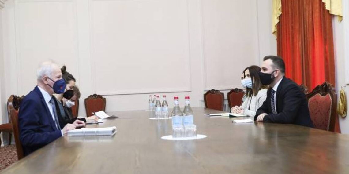 Председатель фракции “Гражданский договор” принял специального посланника Канады в Европе и ЕС Стефана Диона