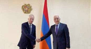 Министр высокотехнологической промышленности Армении провел встречу со специальным посланником Канады