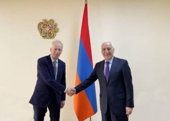 Министр высокотехнологической промышленности Армении провел встречу со специальным посланником Канады
