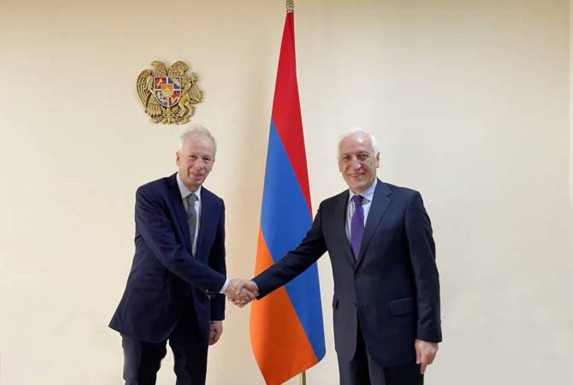 Министр высокотехнологической промышленности Армении провел встречу со специальным посланником Канады