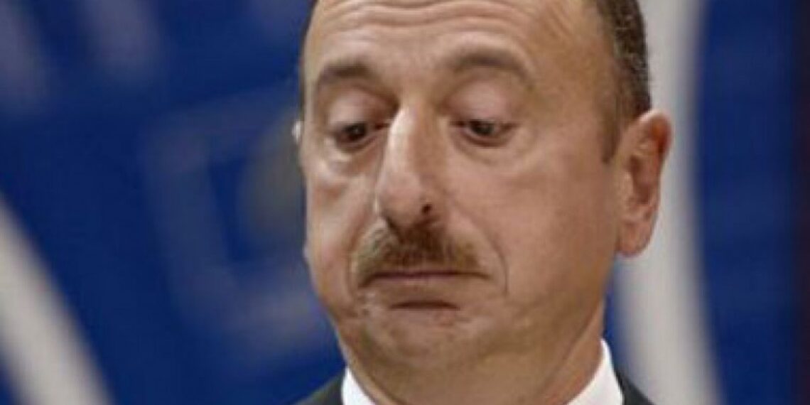 Миру и стабильности в регионе мешает лишь пребывание Алиева у власти