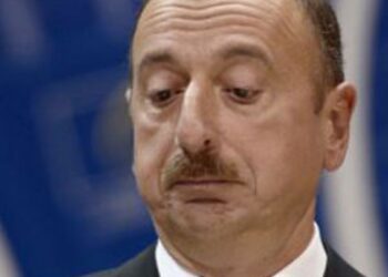 Миру и стабильности в регионе мешает лишь пребывание Алиева у власти