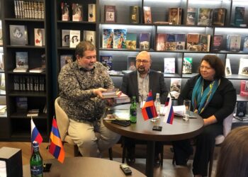 Известный писатель-фантаст Сергей Лукьяненко решил «перезагрузиться» в Армении