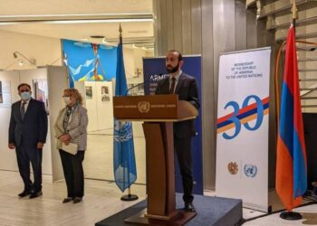 Арарат Мирзоян принял участие в открытии выставки, посвященной 30-летию членства Армении в ООН