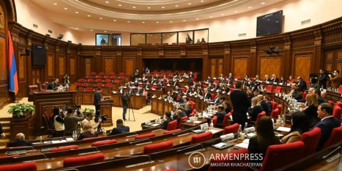 В Национальном собрании Армении созвано очередное заседание: в повестке — вопрос избрания президента