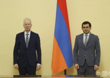 Акоп Аршакян принял специального представителя Канады в Европейском Союзе и Европе Стефана Диона