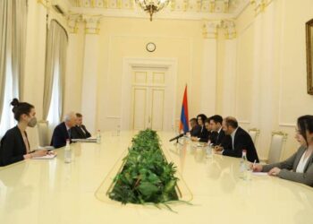 Ален Симонян принял делегацию во главе со специальным посланником Канады в Европейском союзе и Европе Стефаном Дионом